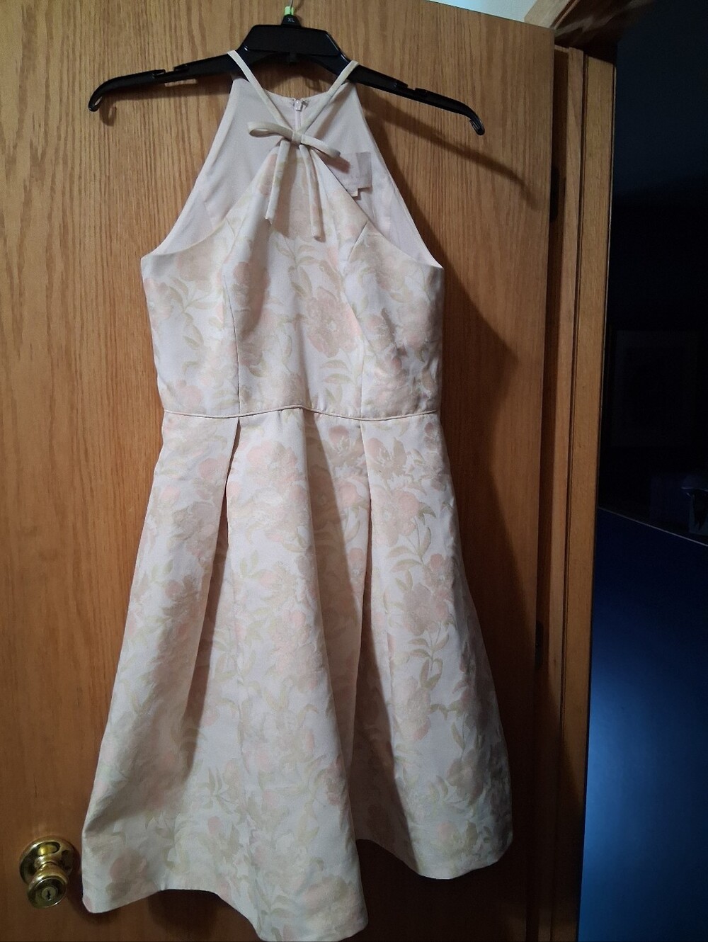 Gal Meets Glam Collection dress, jacquard pattern, cream/ivory floral , Size 8